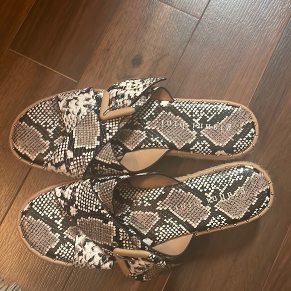 Gianni Bini slide on wedges - Picture 2 of 14